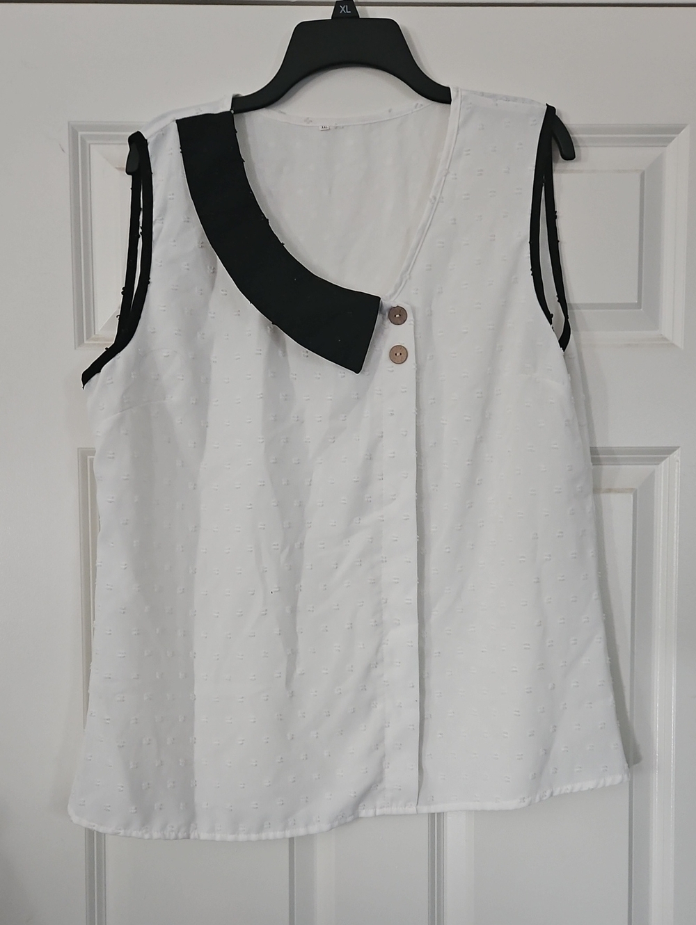 Women's White Sleeveless Button Front Top with Black Contrast Collar